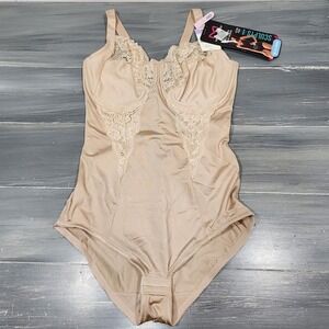 Maidenform Sculpting Body Shaper Built in Bra Ultra Firm Control Beige 38D